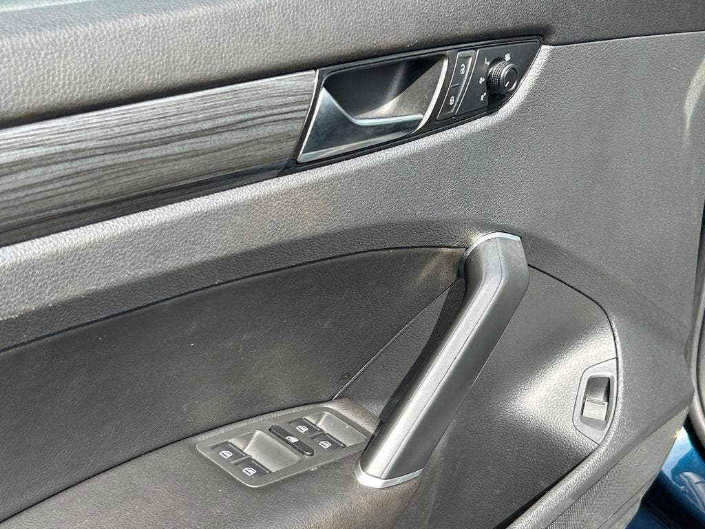 2021 Volkswagen Passat 2.0T R-Line
