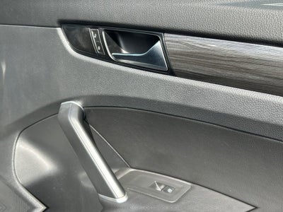 2021 Volkswagen Passat 2.0T R-Line