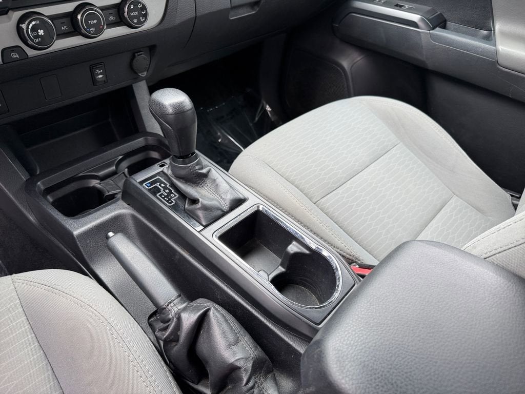 2017 Toyota Tacoma SR V6