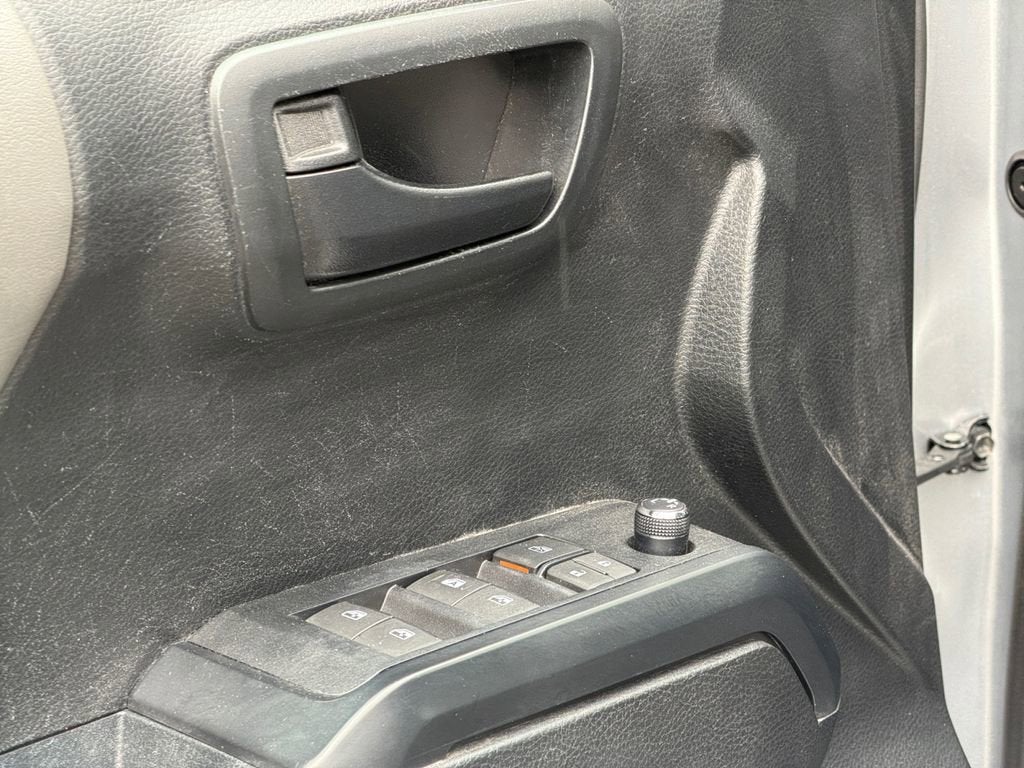 2017 Toyota Tacoma SR V6