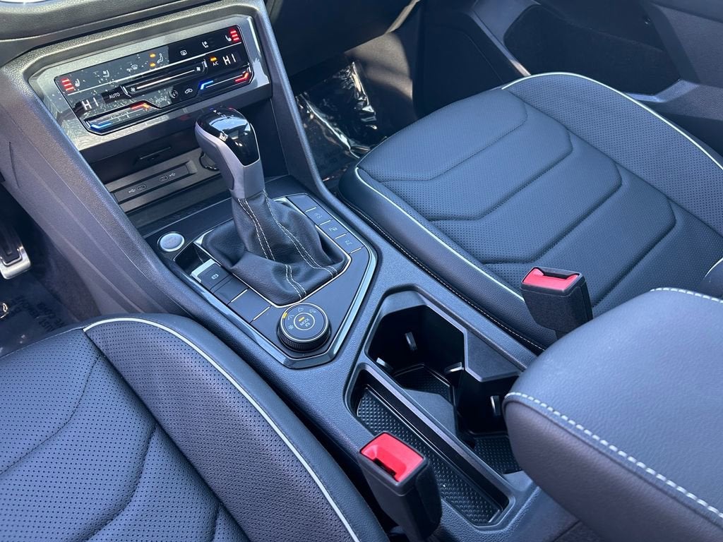 2024 Volkswagen Tiguan SEL R-Line