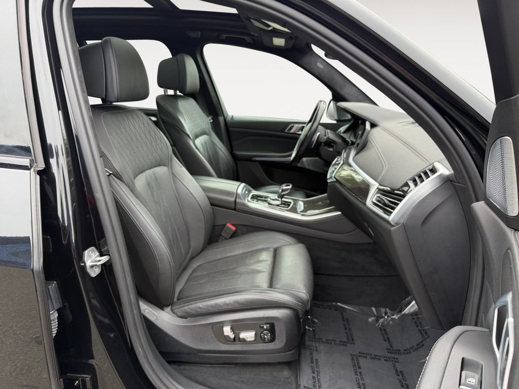 2022 BMW X5 M50i